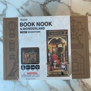 DIY Book Nook Kit With LED Lights & 194 Pieces - Shakespeare Bookstore Miniature